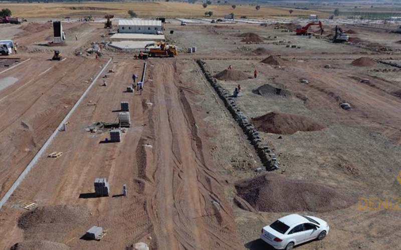Kahramanmaraş İli Dulkadiroğlu İlçesi Sivricehöyük Köyü Geçici Barınma Merkezleri Alt Yapı ve Prefabrik Sosyal Donatı Yapım İnşaat İşi Kapsamında Bordür- Parke - Oluk Taşı İşi
